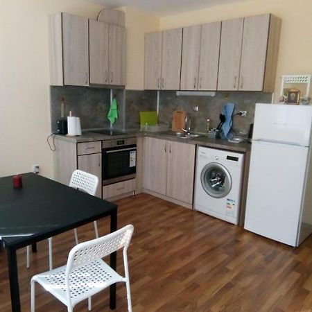 Ferienwohnung Cozy Apartament Naydenov Burgas City Exterior foto