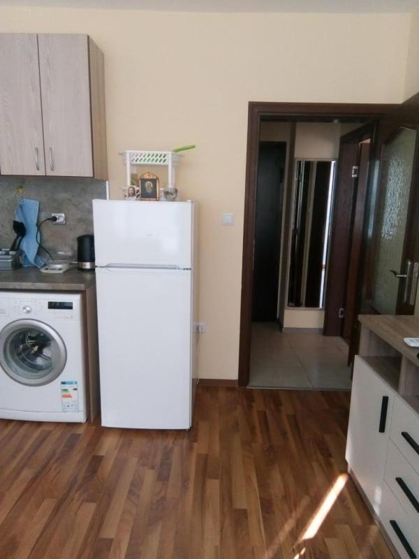 Ferienwohnung Cozy Apartament Naydenov Burgas City Exterior foto